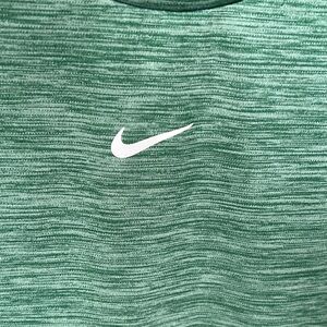 Nike Heathered Green Performance Shirt/ kids/unisex